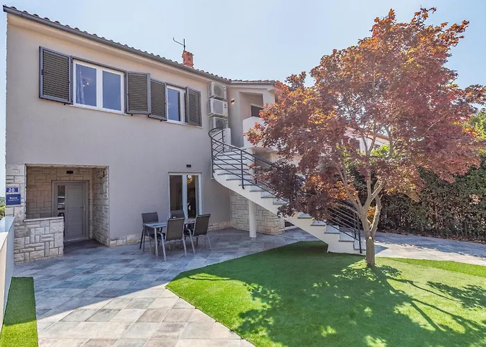 5 Bedroom Cozy In شقة بنجول